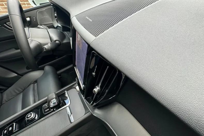 Volvo XC60 din 2022 cu 121.000 km - oferta VOL167673 - foto 17