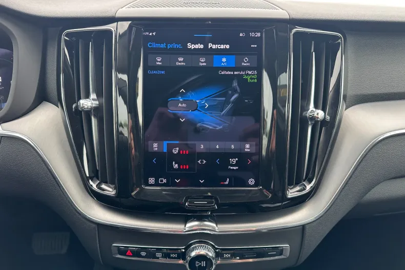 Volvo XC60 din 2022 cu 121.000 km - oferta VOL167673 - foto 31