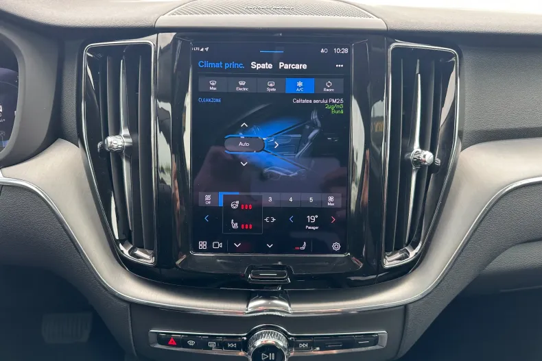 Volvo XC60 din 2022 cu 121.000 km - oferta VOL167673 - foto 32