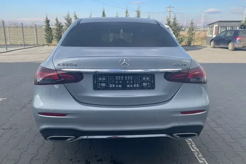 Mercedes-Benz E din 2021 cu 75.417 km - oferta MER167680 - foto 13