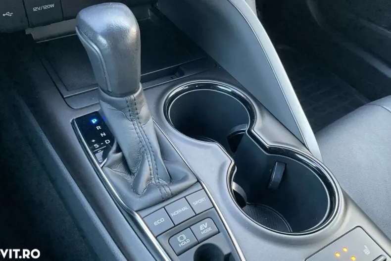 Toyota Camry din 2022 cu 45.370 km - oferta TOY167681 - foto 9