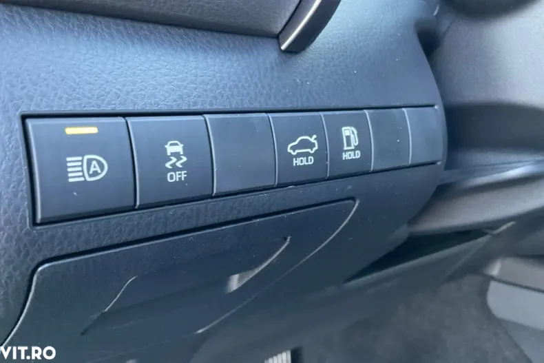 Toyota Camry din 2022 cu 45.370 km - oferta TOY167681 - foto 24