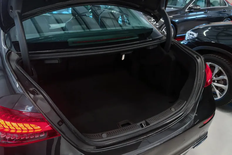 Mercedes-Benz E din 2021 cu 123.447 km - oferta MER167692 - foto 33