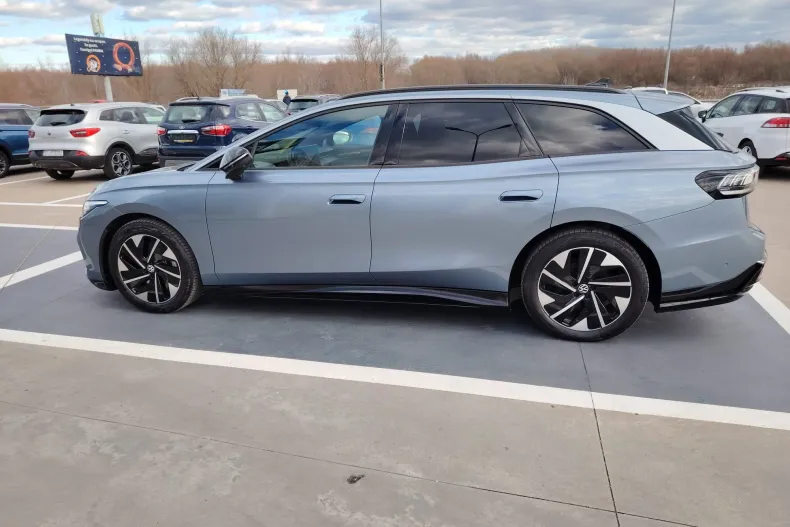 Volkswagen ID.7 din 2025 cu 10.000 km - oferta VOL167704 - foto 4