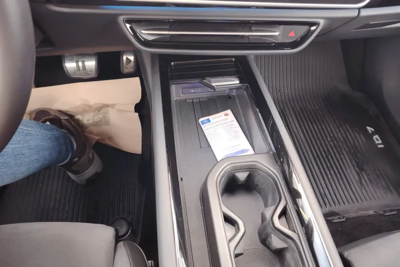 Volkswagen ID.7 din 2025 cu 10.000 km - oferta VOL167704 - foto 5