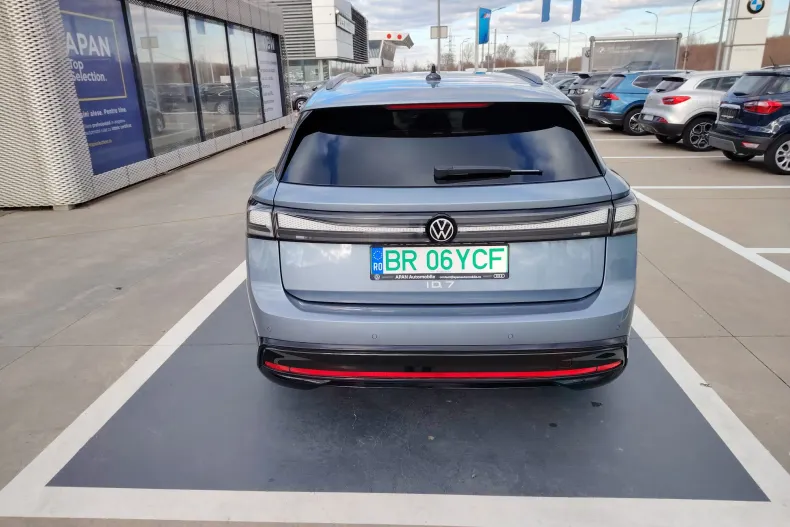 Volkswagen ID.7 din 2025 cu 10.000 km - oferta VOL167704 - foto 7