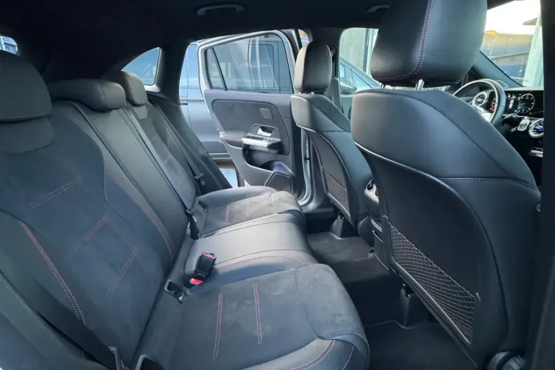 Mercedes-Benz GLA din 2023 cu 63.847 km - oferta MER167731 - foto 8