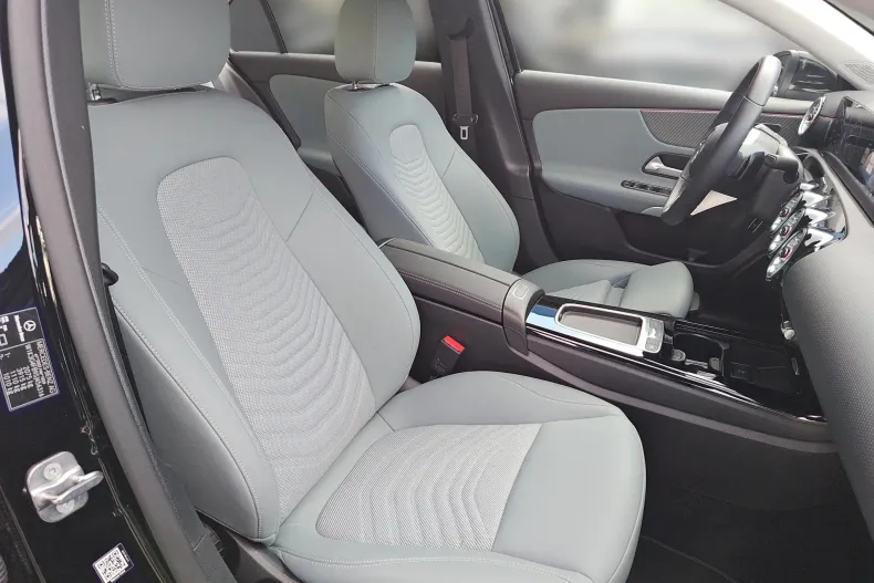 Mercedes-Benz A din 2024 cu 6.400 km - oferta MER167735 - foto 25