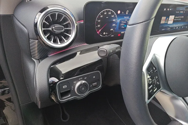 Mercedes-Benz A din 2024 cu 6.400 km - oferta MER167735 - foto 29