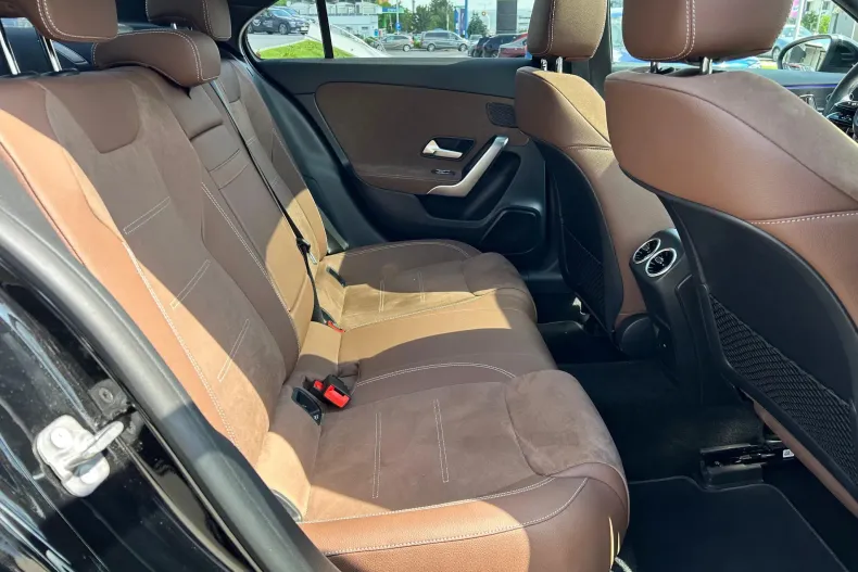 Mercedes-Benz A din 2024 cu 10.600 km - oferta MER167738 - foto 8