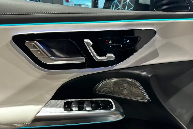 Mercedes-Benz E din 2025 cu 3.000 km - oferta MER167769 - foto 8