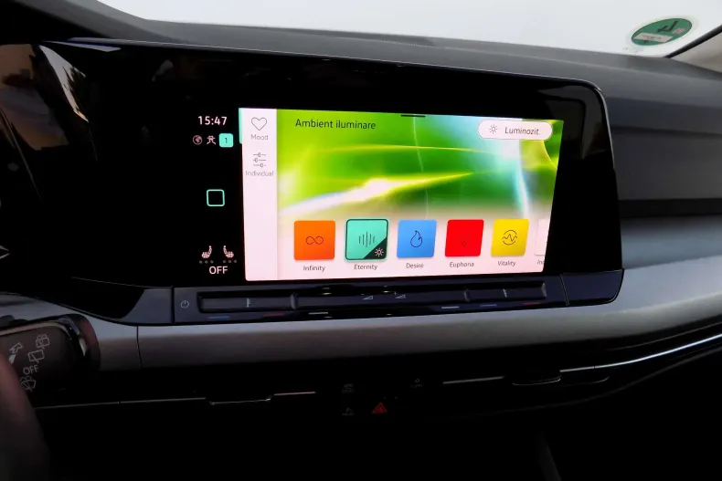 Volkswagen Golf din 2023 cu 64.623 km - oferta VOL167777 - foto 19