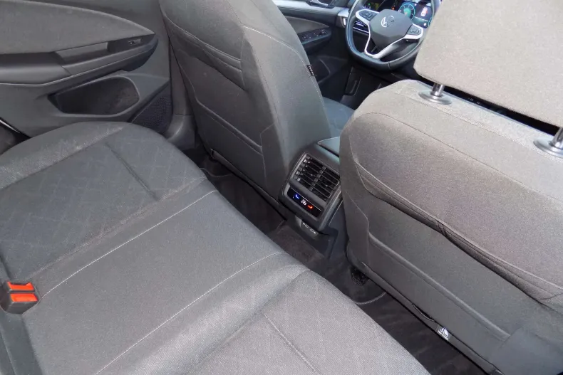 Volkswagen Golf din 2023 cu 64.623 km - oferta VOL167777 - foto 26