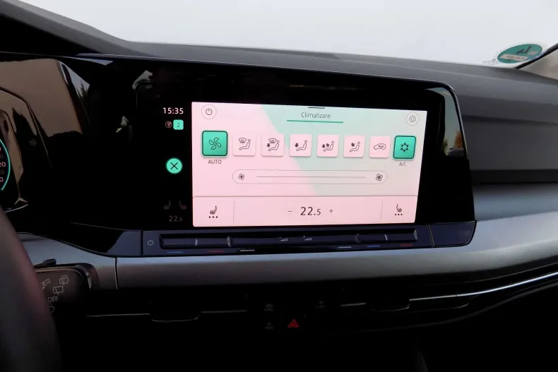 Volkswagen Golf din 2023 cu 53.784 km - oferta VOL167778 - foto 21