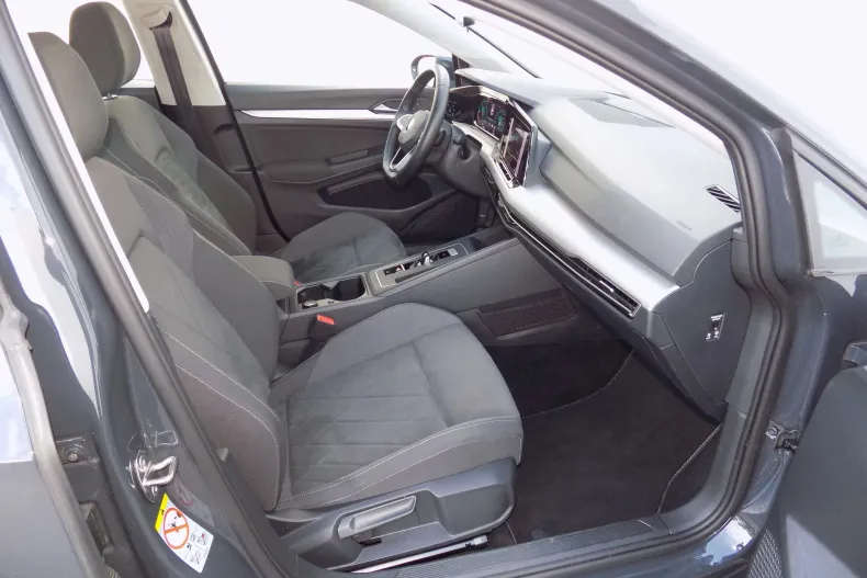 Volkswagen Golf din 2023 cu 53.784 km - oferta VOL167778 - foto 25