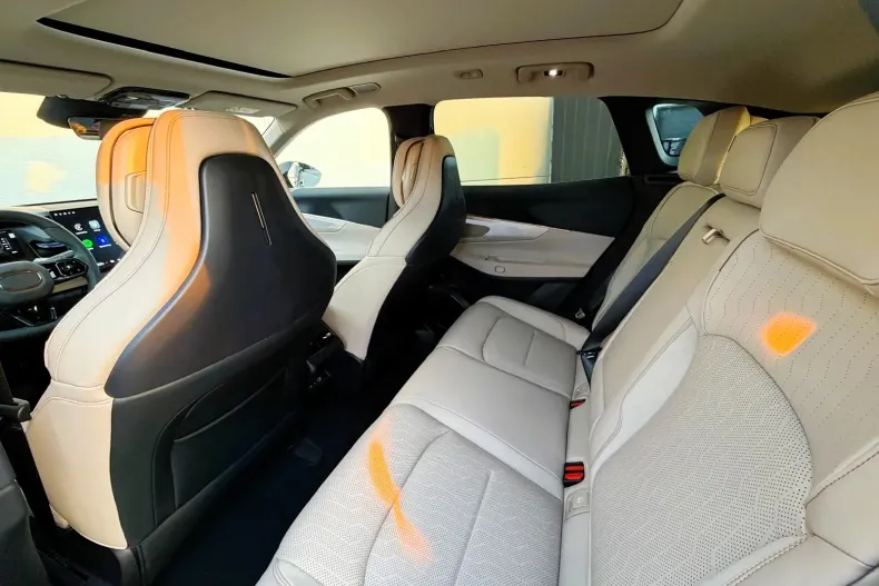 Lynk&Co 08 din 2025 cu 10 km - oferta LYN167779 - foto 19