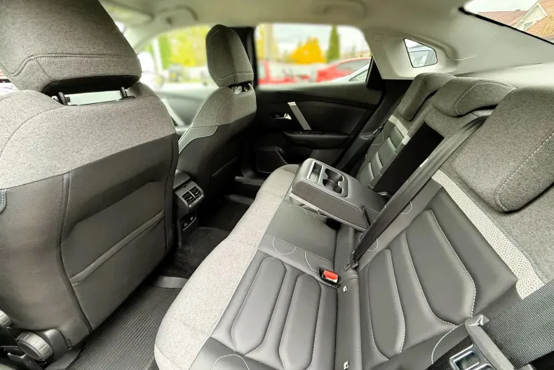 Citroën C4X din 2023 cu 7.300 km - oferta CIT167780 - foto 16