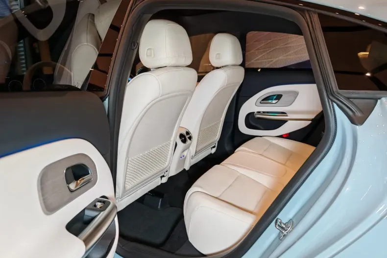 Mercedes-Benz CLA din 2025 cu 3.500 km - oferta MER167797 - foto 22