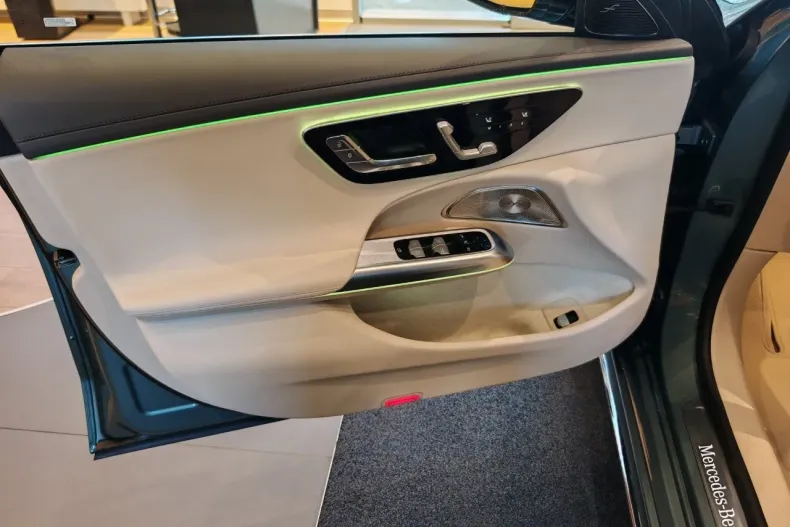 Mercedes-Benz E din 2025 cu 1 km - oferta MER167799 - foto 19