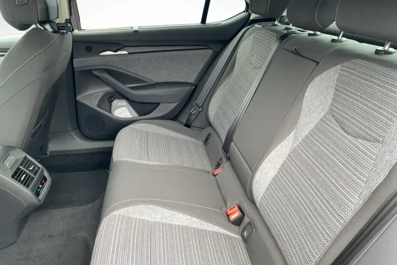 Skoda Superb din 2025 cu 10.000 km - oferta SKO167813 - foto 12