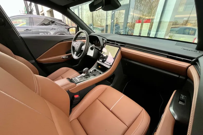 Lexus LBX din 2025 cu 2.000 km - oferta LEX167816 - foto 9