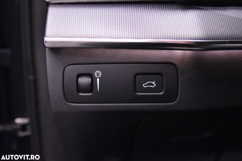 Volvo XC90 din 2022 cu 41.128 km - oferta VOL167843 - foto 16