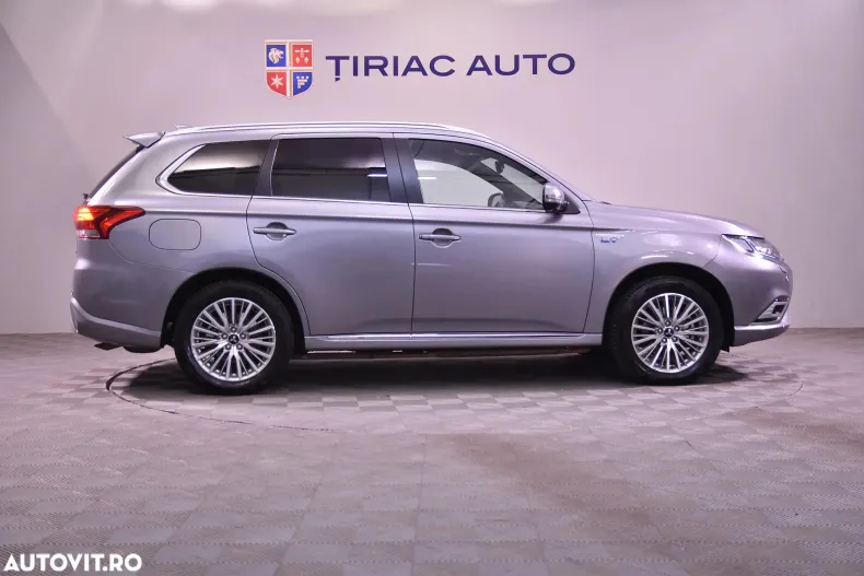 Mitsubishi Outlander din 2020 cu 125.635 km - oferta MIT167848 - foto 6