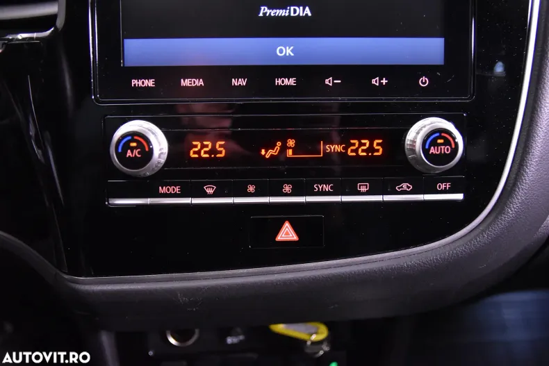 Mitsubishi Outlander din 2020 cu 125.635 km - oferta MIT167848 - foto 19