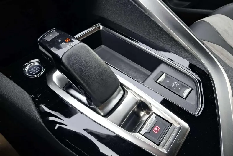 Peugeot 3008 din 2021 cu 72.372 km - oferta PEU167859 - foto 19