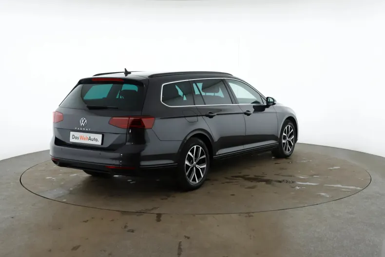 Volkswagen Passat din 2022 cu 156.724 km - oferta VOL167866 - foto 5