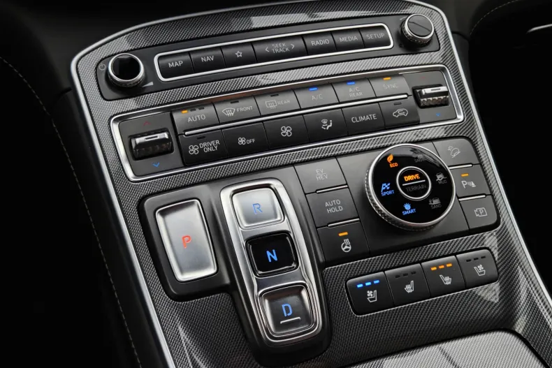 Hyundai SANTA FE din 2021 cu 57.900 km - oferta HYU167873 - foto 32