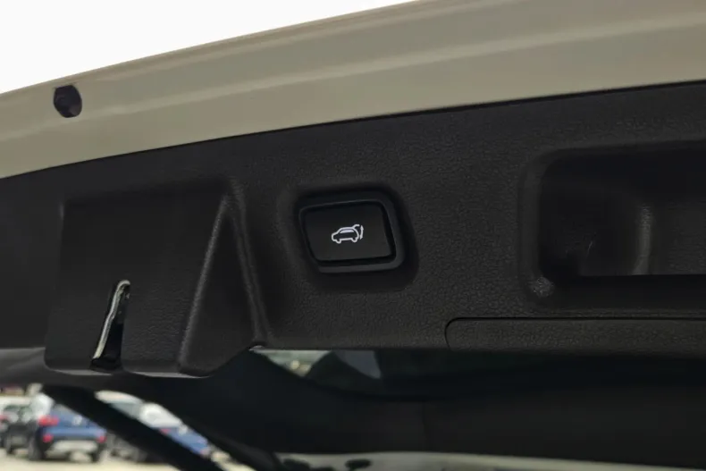 Hyundai SANTA FE din 2021 cu 57.900 km - oferta HYU167873 - foto 33