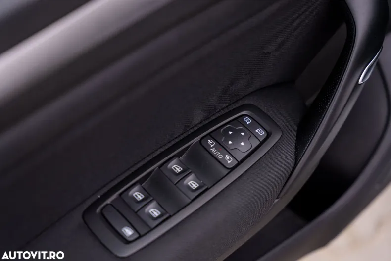 Renault Megane din 2023 cu 111.132 km - oferta REN167880 - foto 30