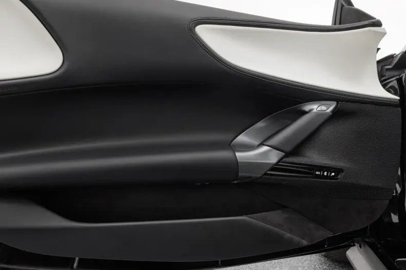 Ferrari SF90 din 2024 cu 2.700 km - oferta FER167905 - foto 22