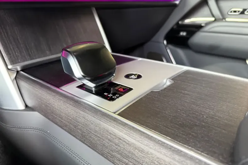 Land Rover Range Rover din 2024 cu 25.000 km - oferta LAN167918 - foto 14