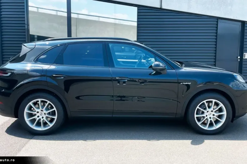 Porsche Cayenne din 2025 cu 9.980 km - oferta POR167928 - foto 3