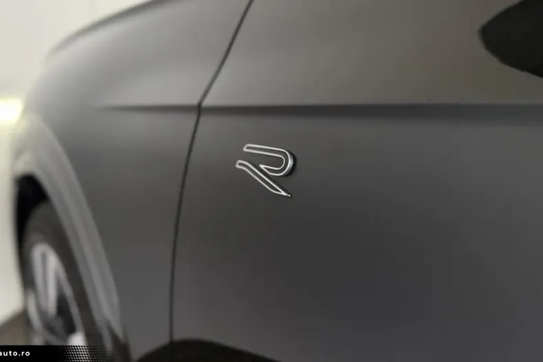 Volkswagen Touareg din 2024 cu 37.300 km - oferta VOL167938 - foto 19