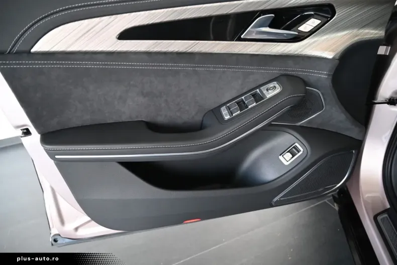 Hongqi H9 din 2022 cu 4.500 km - oferta HON167948 - foto 12