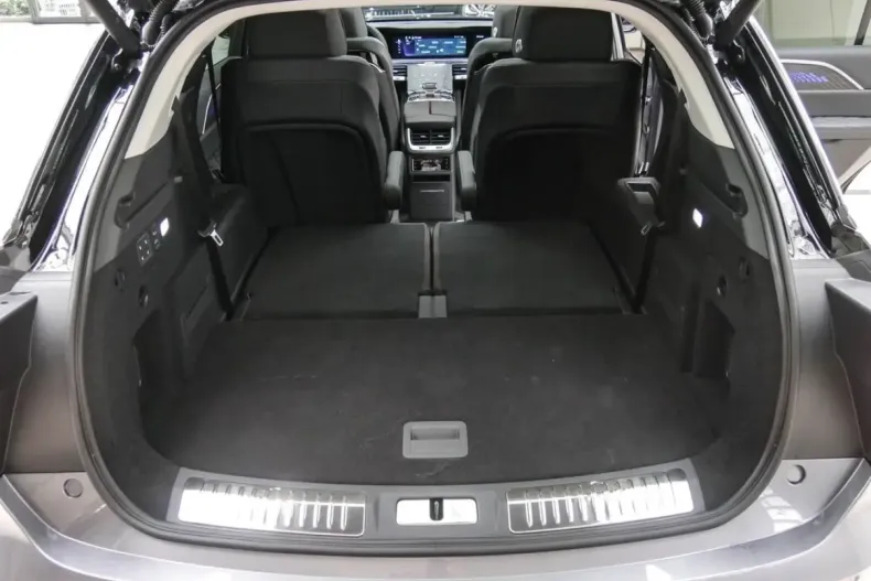 Hongqi E-HS9 din 2024 cu 7.990 km - oferta HON167950 - foto 15