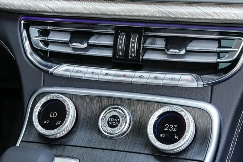 Hongqi H9 din 2024 cu 9.900 km - oferta HON167951 - foto 9