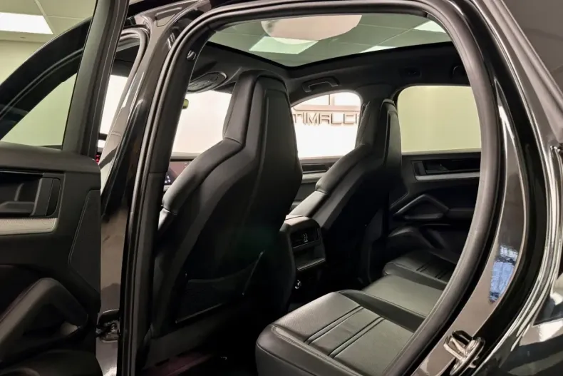 Porsche Cayenne din 2025 cu 10.422 km - oferta POR167963 - foto 20