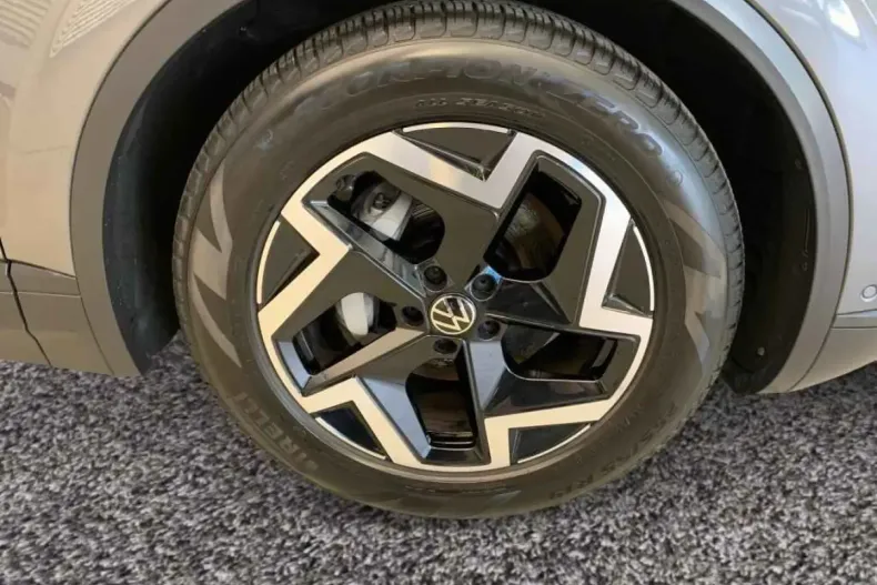 Volkswagen Touareg din 2024 cu 18.700 km - oferta VOL167983 - foto 3