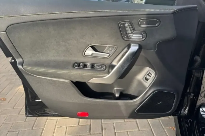 Mercedes-Benz CLA 45 AMG din 2025 cu 21.338 km - oferta MER168038 - foto 7