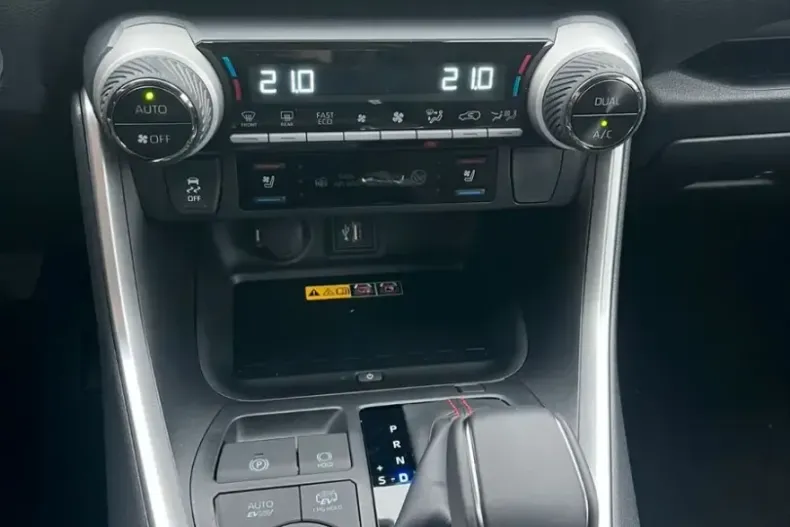 Toyota RAV4 din 2025 cu 7.500 km - oferta TOY168052 - foto 13