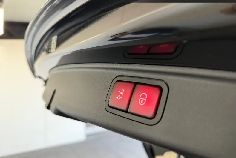 Mercedes-Benz AMG GT din 2024 cu 7.500 km - oferta MER168070 - foto 14