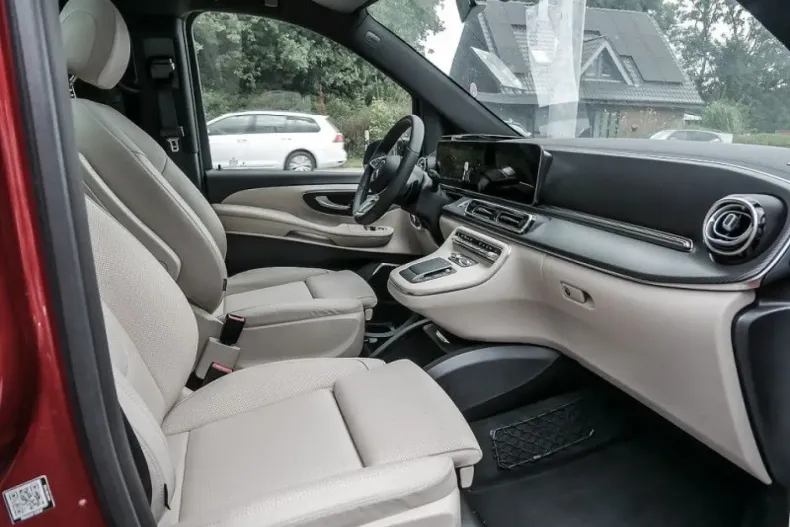 Mercedes-Benz V 300 din 2024 cu 6.900 km - oferta MER168074 - foto 4