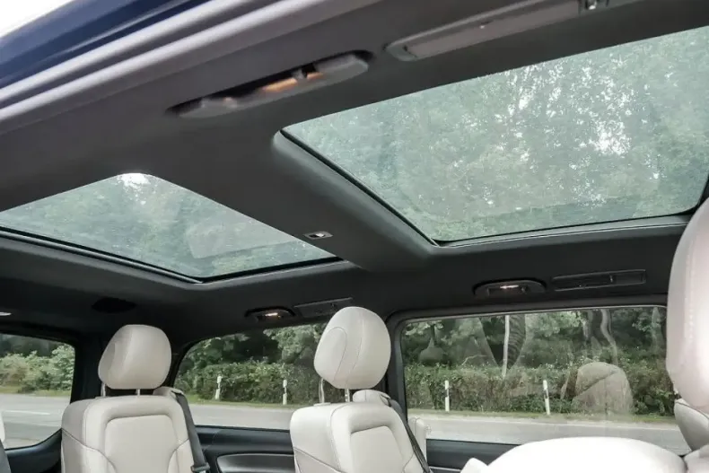 Mercedes-Benz V 300 din 2024 cu 6.900 km - oferta MER168074 - foto 7