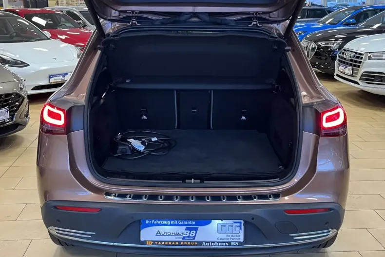 Mercedes-Benz EQA din 2022 cu 45.680 km - oferta MER168083 - foto 6