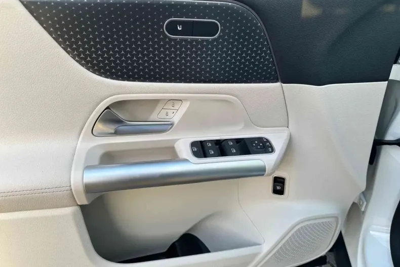 Mercedes-Benz EQA din 2024 cu 8.259 km - oferta MER168084 - foto 12