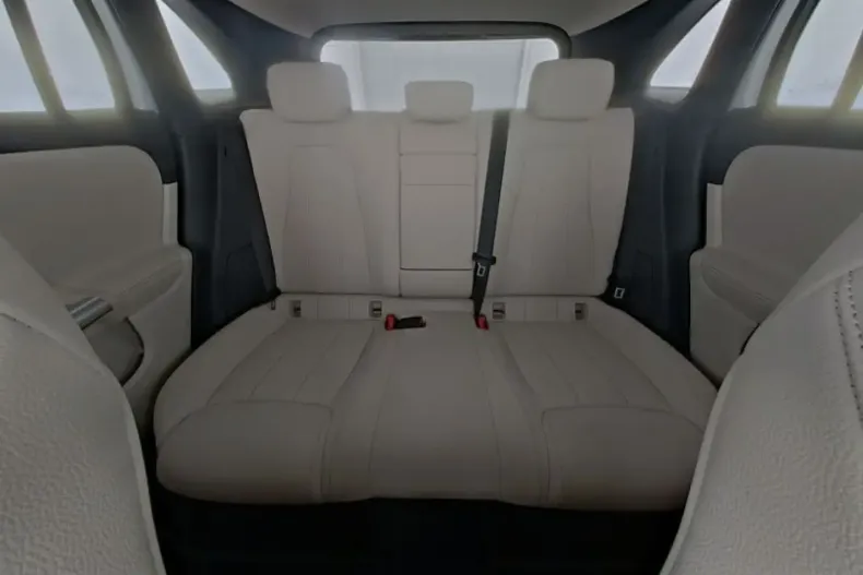 Mercedes-Benz EQA din 2024 cu 9.950 km - oferta MER168085 - foto 9